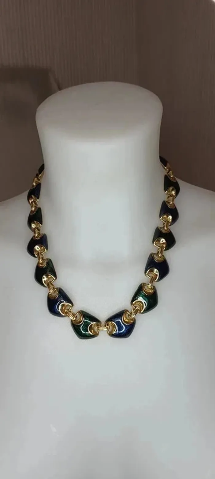 Très joli Collier en émaux vert et bleu
