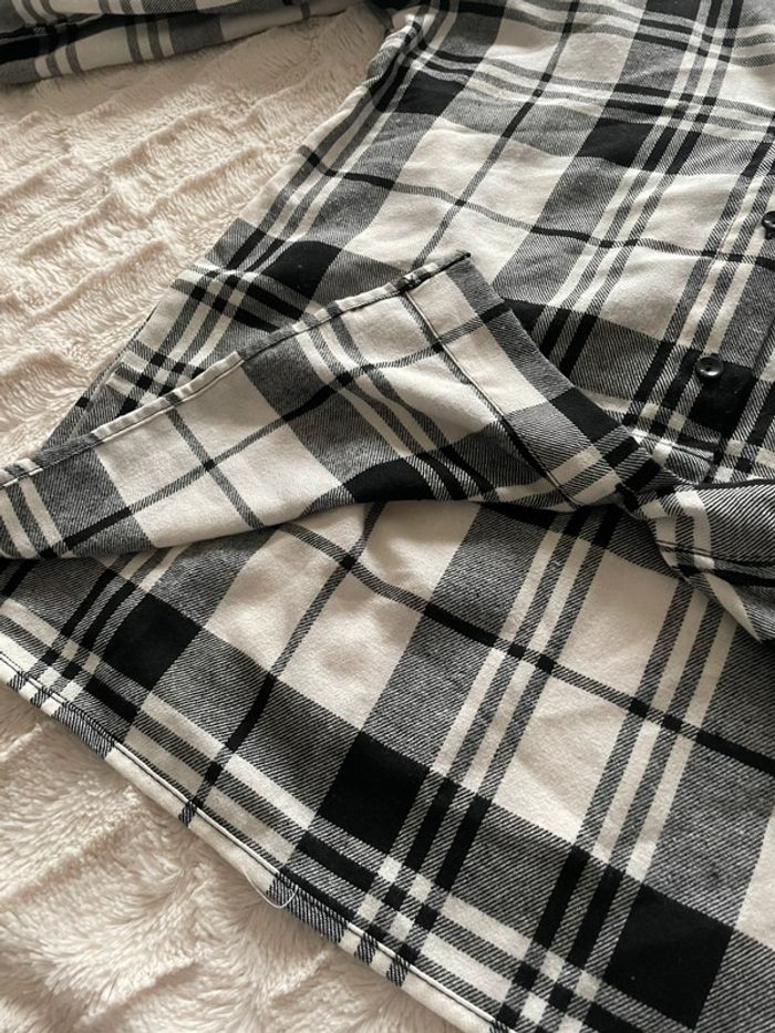 Chemise noire/grise et blanche - photo numéro 5