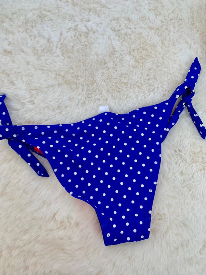 Bikini bleu électrique à pois - photo numéro 6