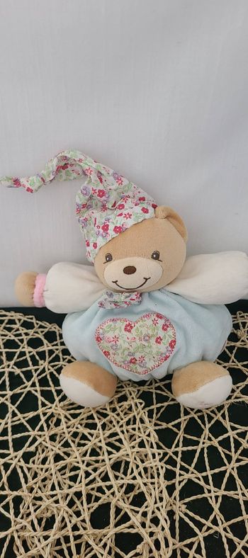 OURS BRUN DOUDOU EN PELUCHE BOULE PETIT COEUR MOTIF FLEURS 19 CM KALOO