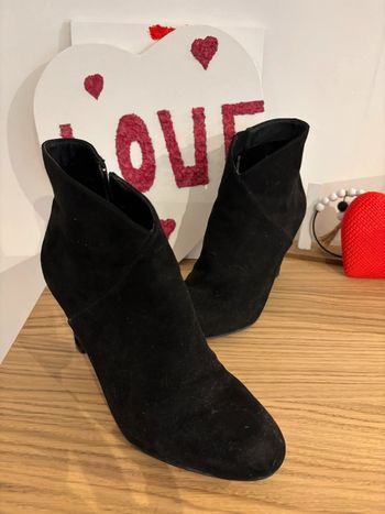 Jolie paire de chaussures taille 39