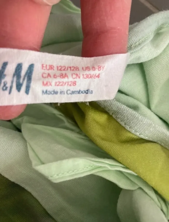 T shirt lapin h&m 6-8 ans en très bon état - photo numéro 2