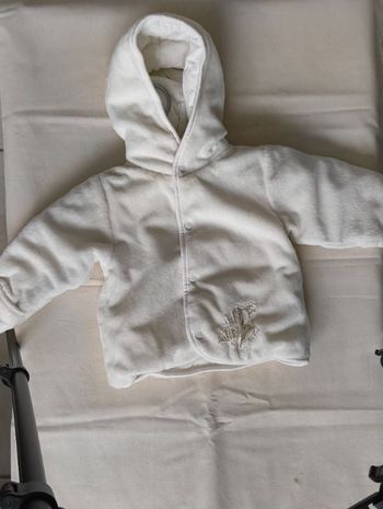 Petit manteau taille 0/3 mois tbe