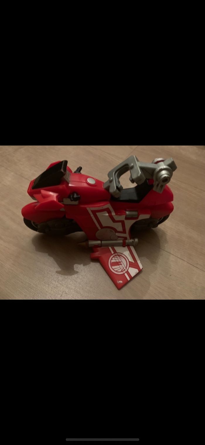 Transformer moto power ranger rouge
