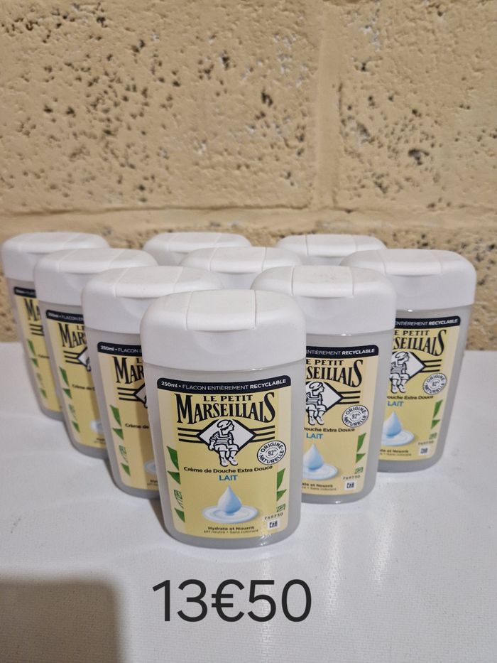 Lot de 9 gel douche le petit marseillais lait 9x250ml