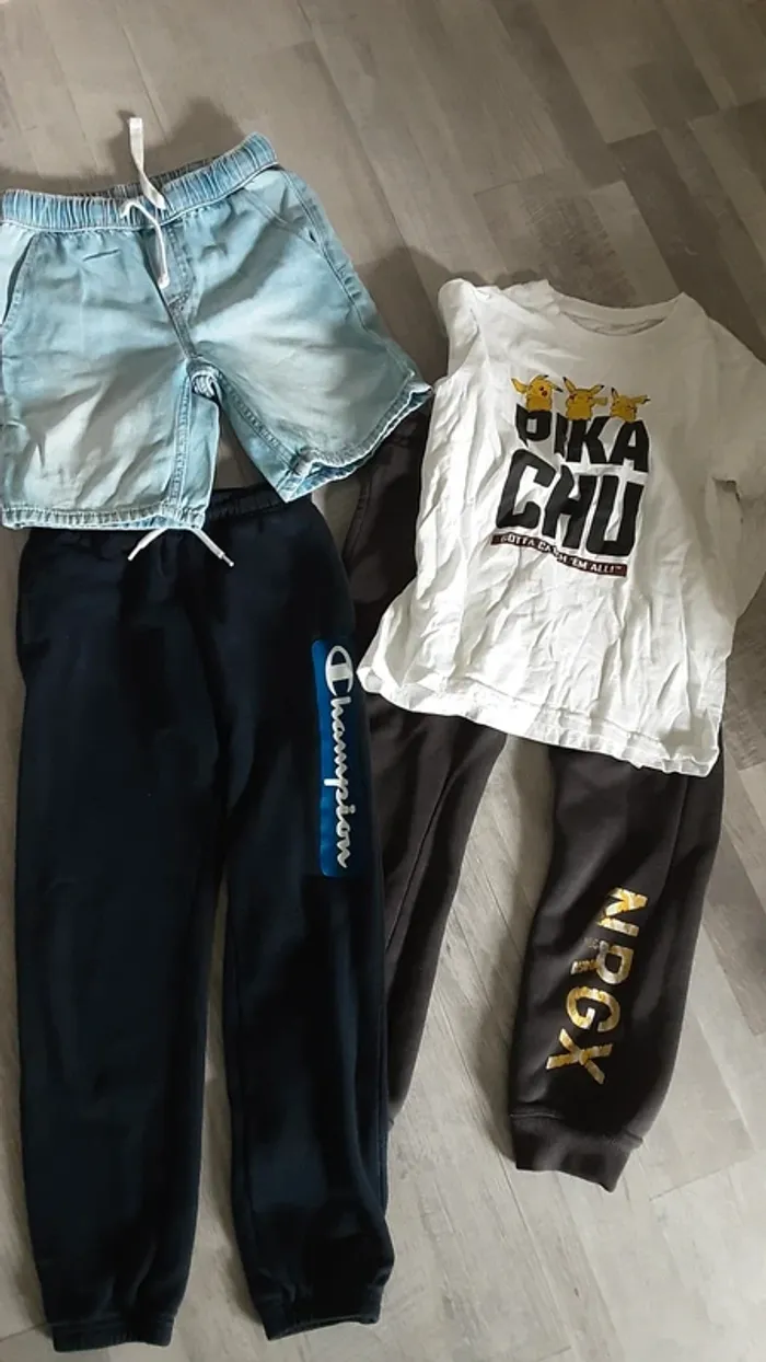 Lot de vêtements 8 ans