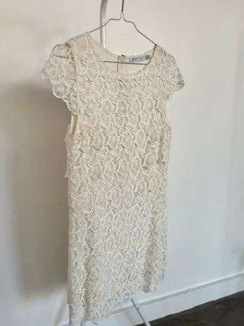 Robe blanc crème dentelle See by Chloé