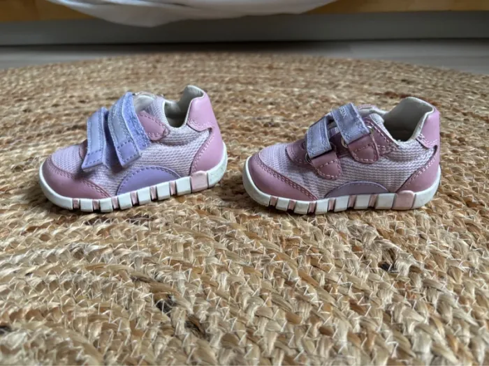 Baskets Geox t.19 parfait état - photo numéro 4