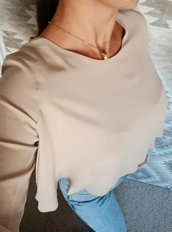 Blouse Zara L beige crème fluide légère ample volanté sur le bas