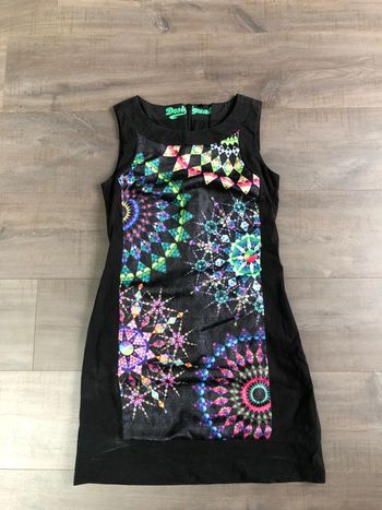 Très belle robe Desigual taille 36 noire et imprimée
