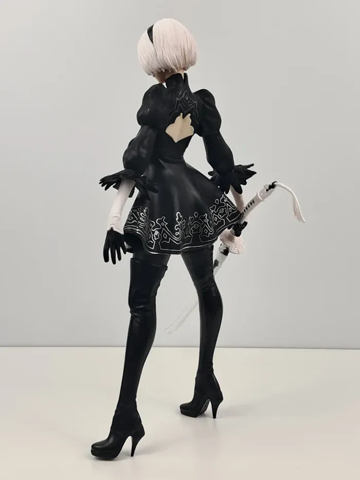 Figurine NieR:Automata - YoRHa No.2 Type B avec une épée - photo numéro 6