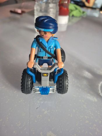 Playmobil 6877 policière avec gyropode