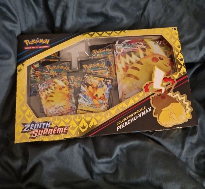Coffret Zenith supreme Pikachu Vmax Pokemon