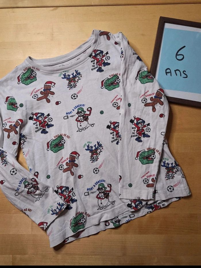 T-shirt manches longues pour garçon taille 6 ans Marque primark très bon état