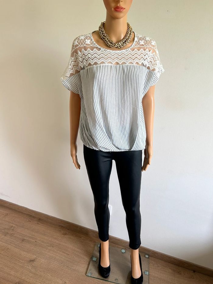 Blouse blanche et bleue avec dentelle Vero Moda taille S jamais portée - photo numéro 3