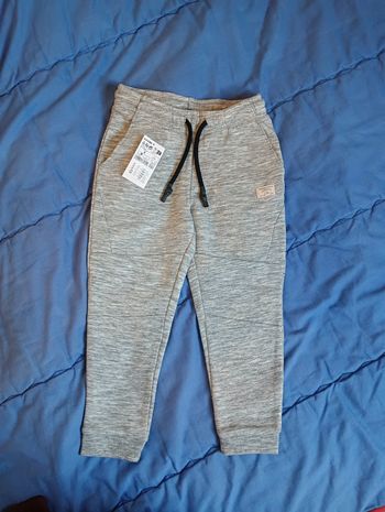 Pantalon jogging 4ans Neuf 
