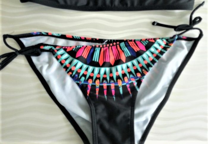 Maillot de bain 2 pièces noir et fluo taille 34/36 - photo numéro 4