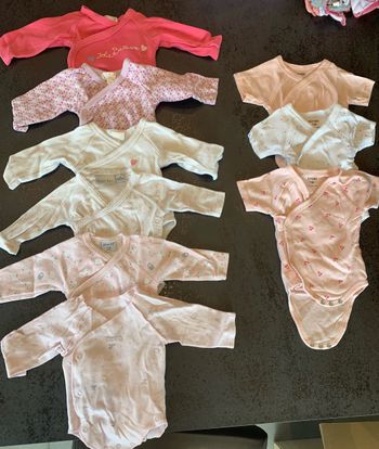 9 bodys 1 mois fille