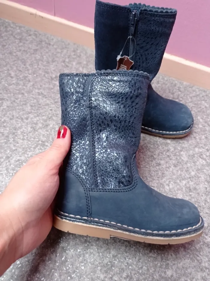 La halle bottes neuves 
Semelle intérieure en cuir
P.25 - photo numéro 7