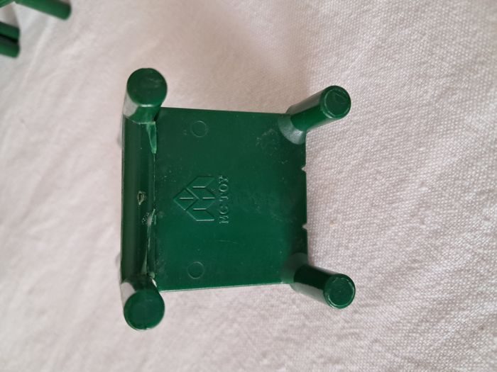Mobiliers Lot de 6 chaises miniatures vertes Mc Toy Forest Families - photo numéro 8