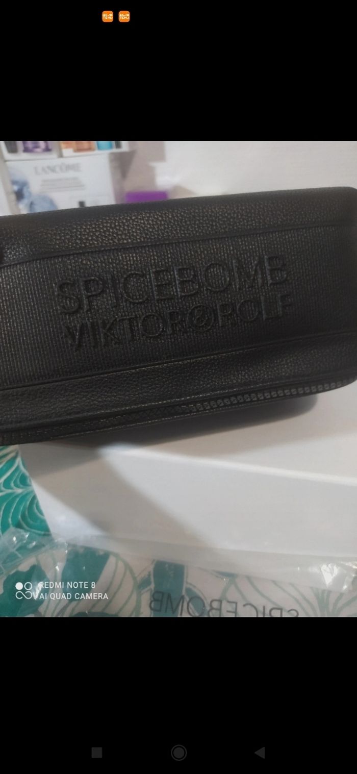Trousse de toilette homme Victor Rolf spicebomb - photo numéro 2