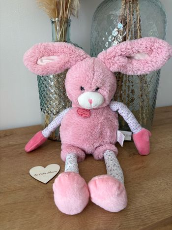 Peluche lapin grandes pattes