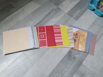 Lot feuilles colorées scrapbooking