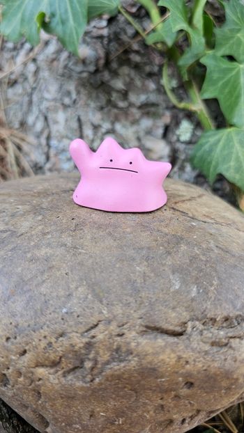 Super figurine Pokemon Nintendo tomy Métamorph