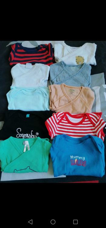 Lot 10 bodies 3 mois