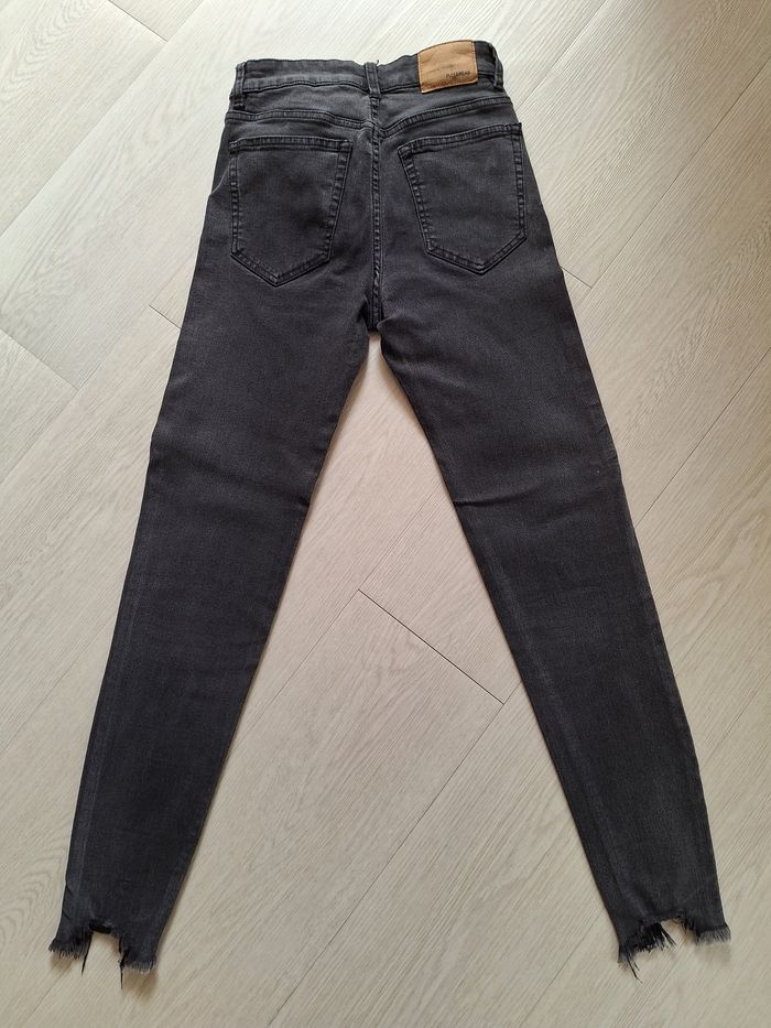 Jean noir Pull&Bear - photo numéro 2