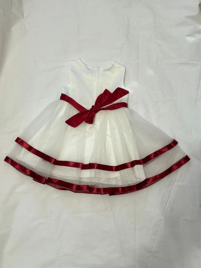 Robe festive pour bébé - photo numéro 2