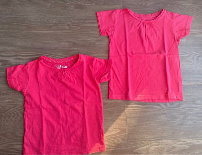Lot de deux t-shirts taille 3 ans