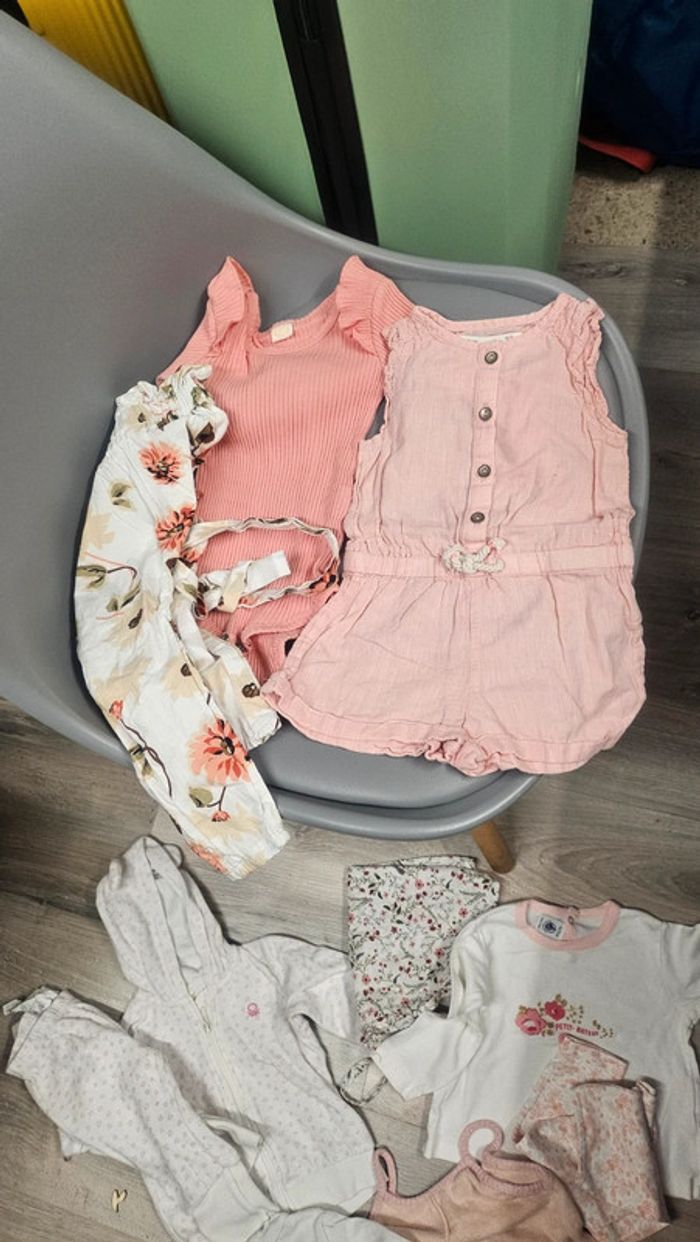 Lot vêtements fille 9 mois - photo numéro 2