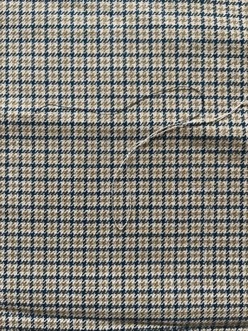 Chute de tissu écossais