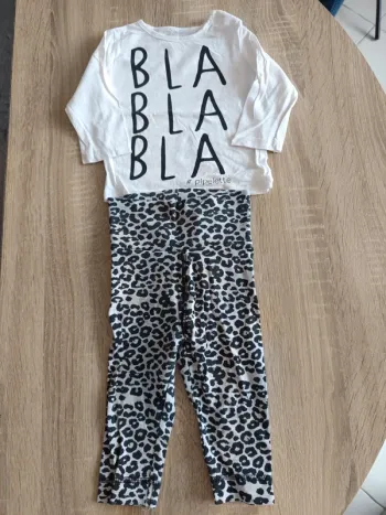 Ensemble haut t-shirt manches longues blanc Kiabi et legging imprimé léopard H&M bébé fille 6 mois