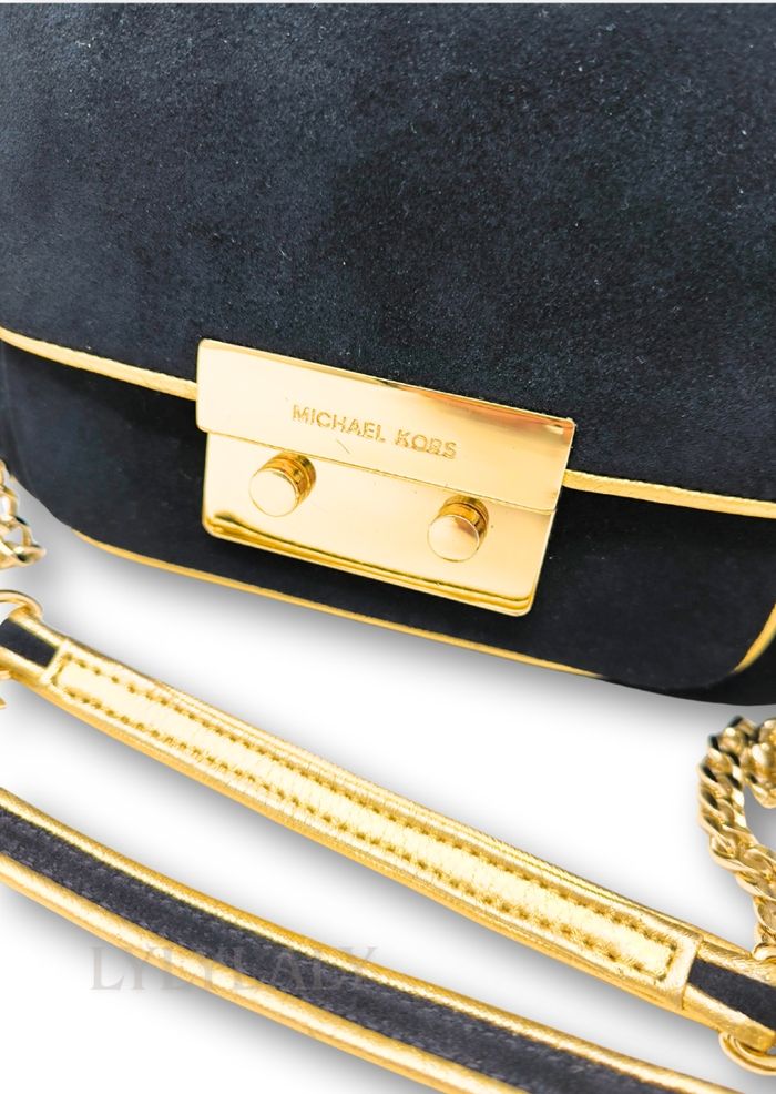 Sac Michael Kors noir et doré en suédine – Chaîne dorée – Élégant et chic - photo numéro 7