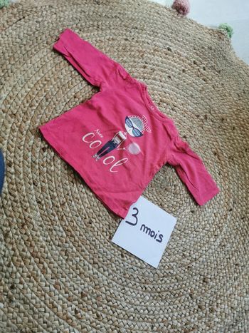 Haut manches longues taille 3 mois