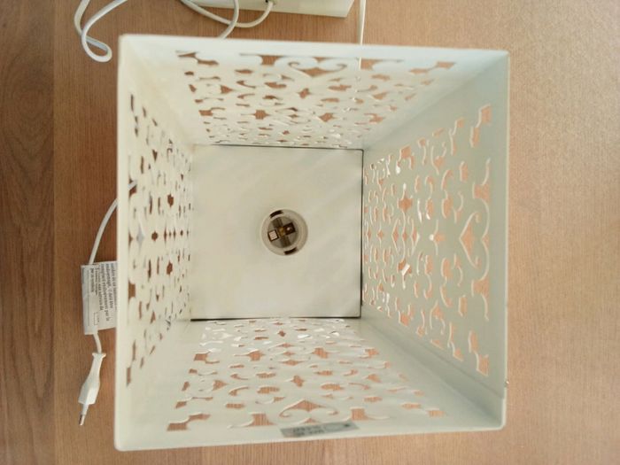 2 lampes en métal blanc TBE - photo numéro 3