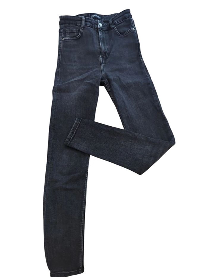 jeans skinny Zara  gris et noir taille 40