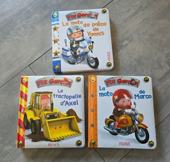 Lot de 3 livres bebe 