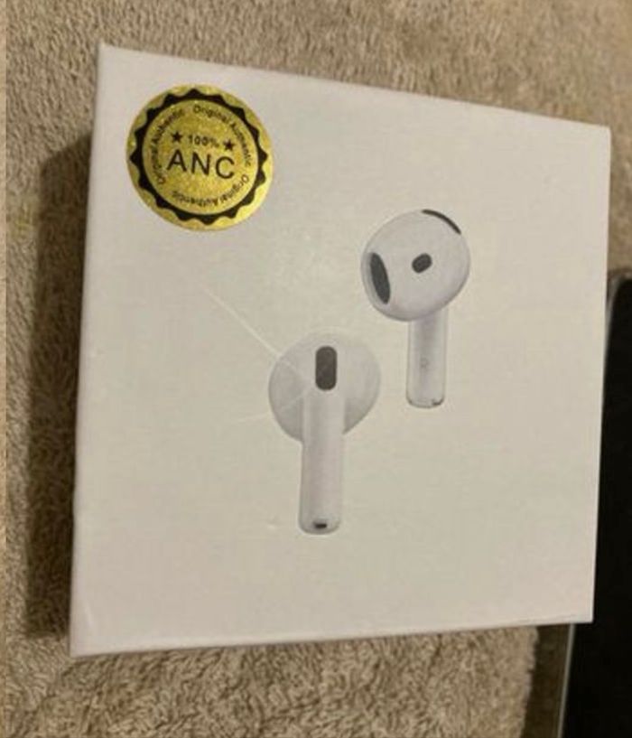AirPods Apple - photo numéro 2