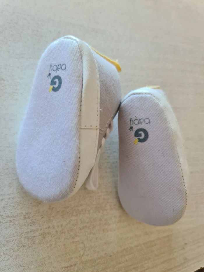 Première chaussure naissance - photo numéro 3