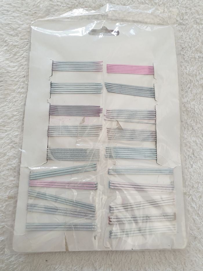 Lot de 90 pinces à cheveux neuves - photo numéro 2