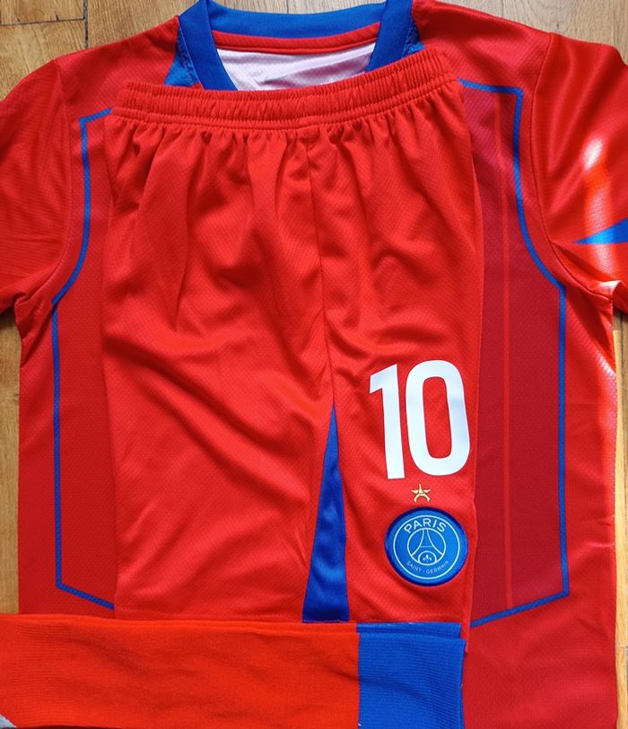 Kit football Dembélé sport taille 14 ans modèle rouge Etoiles - photo numéro 3