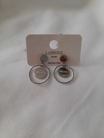 Boucles d'oreilles Amour neuve encore étiquetée