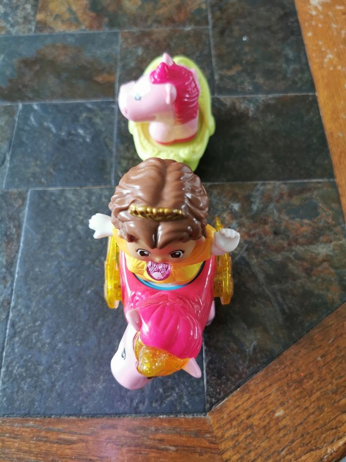 Tut tut copains La licorne magique de Claire, la princesse aventurière - photo numéro 7