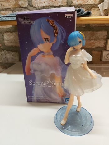 figurine re