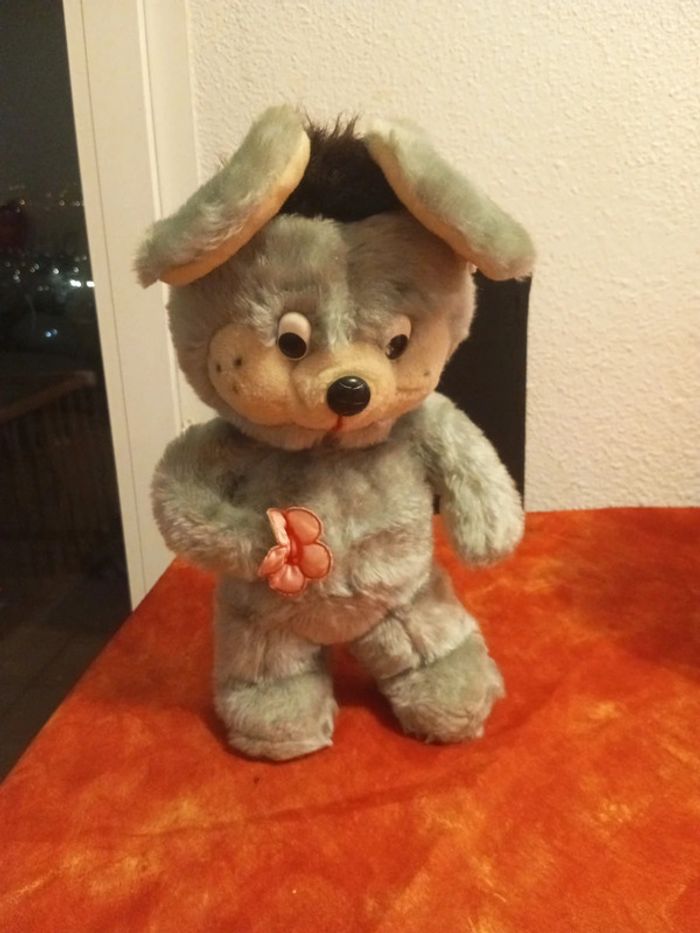 Souris vintage tenant fleur vintage