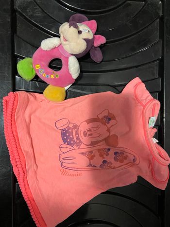 Robe disney avec hochet