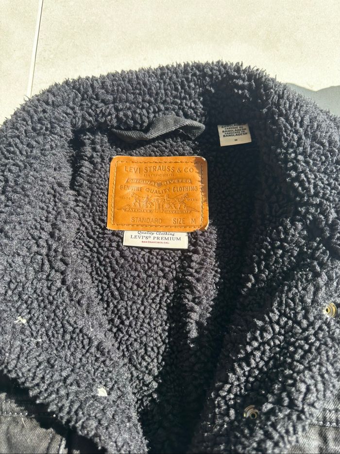 Veste en jean Levi's Sherpa noire taille M  🧥 - photo numéro 4